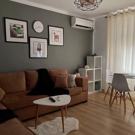 Luel Central Apartament Tirana Eksteriør billede